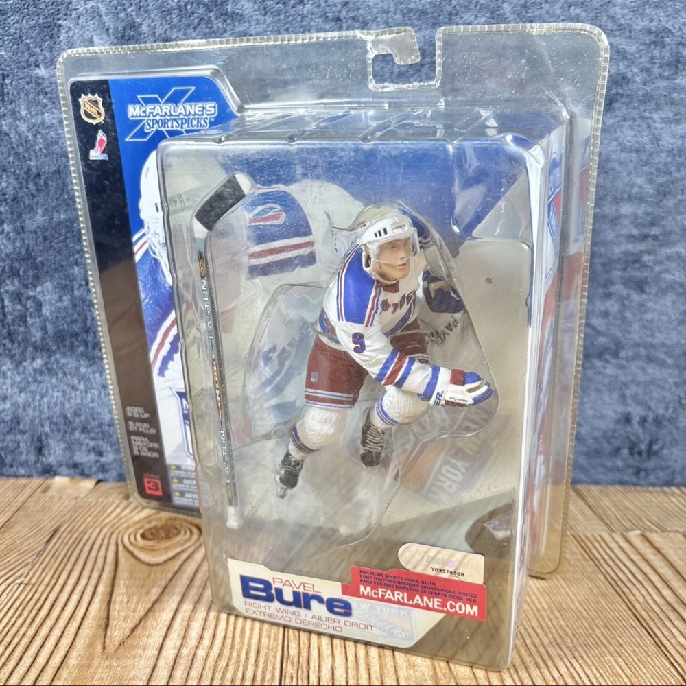New 2002 PAVEL BURE New York Rangers NHL Series 3 Hockey McFarlane SportsPicks
